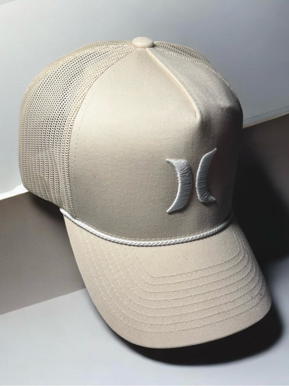 Hurley Cream Mesh-Back Trucker Cap with Embroidered Logo